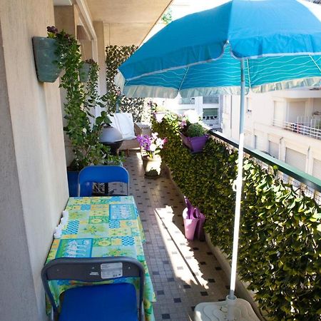 Chill Out Apartment, 2 Mins From Beach Ницца Экстерьер фото